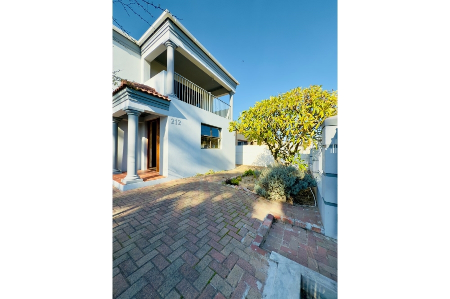 4 Bedroom Property for Sale in Kensington Western Cape